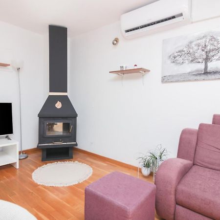 Apartman Lara Zara Esterno foto