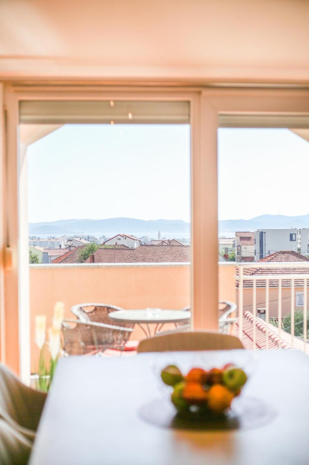 Apartman Lara Zara Esterno foto