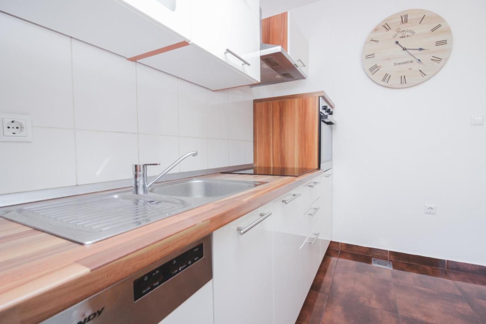 Apartman Lara Zara Esterno foto