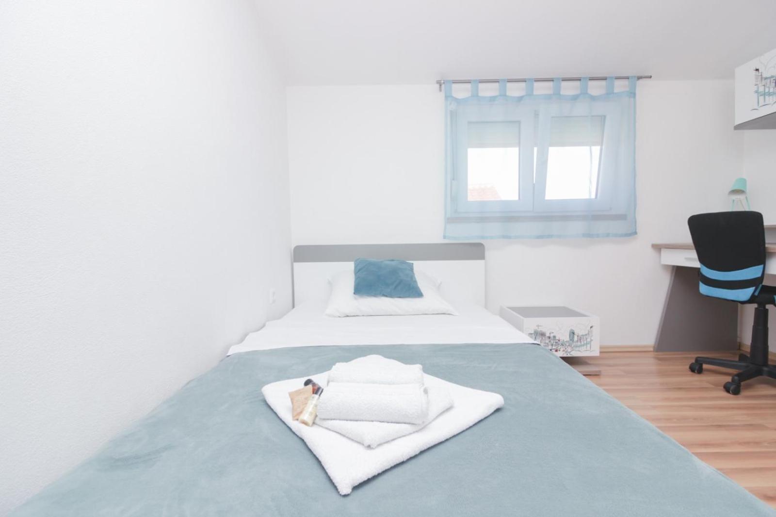 Apartman Lara Zara Esterno foto
