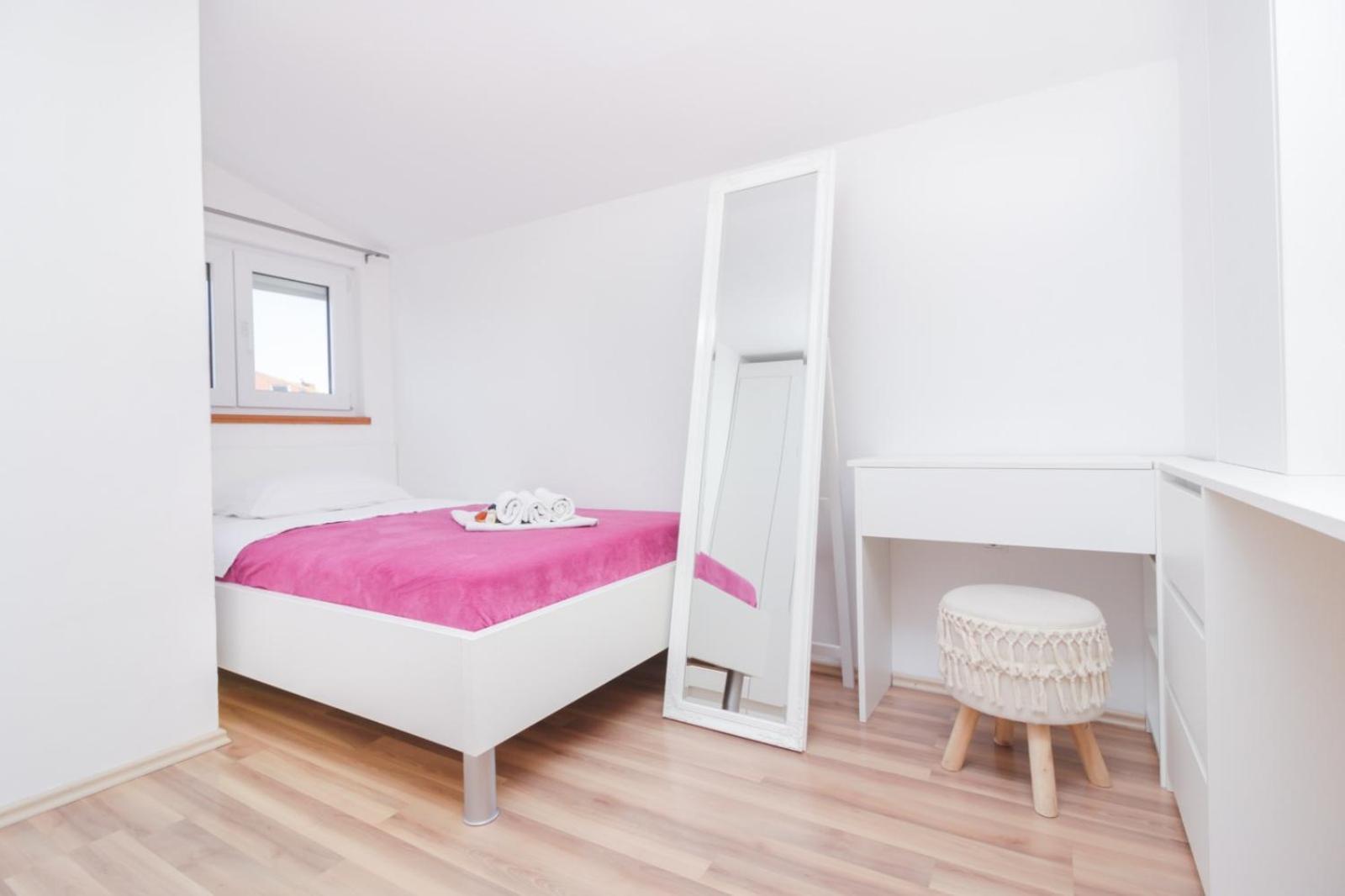 Apartman Lara Zara Esterno foto