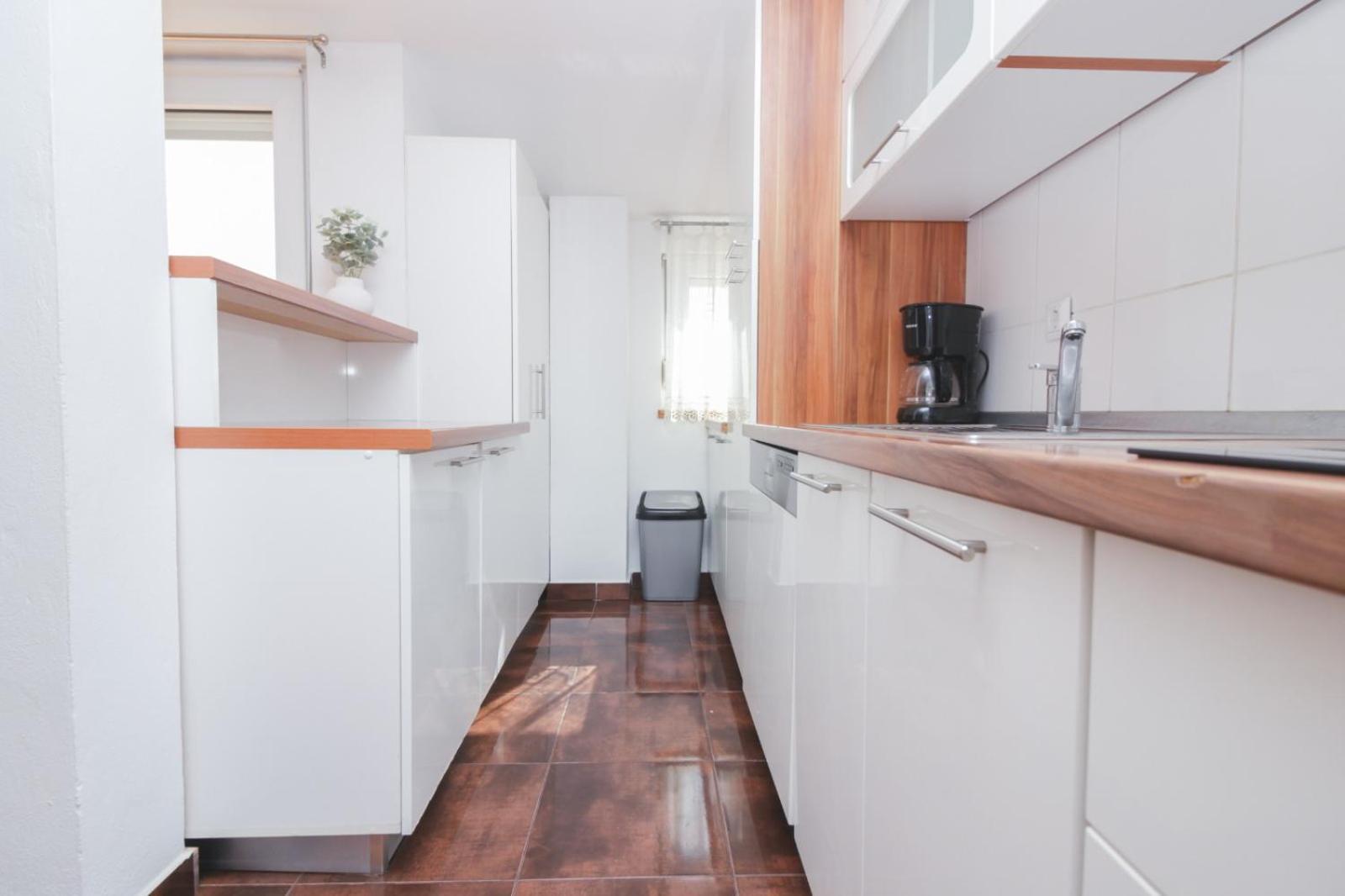 Apartman Lara Zara Esterno foto