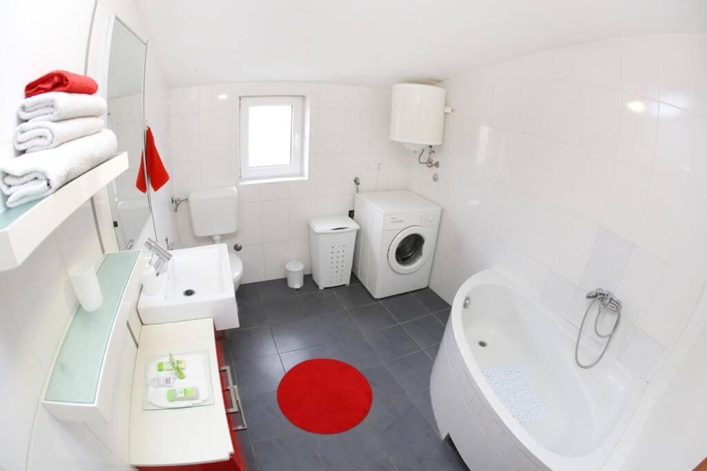 Apartman Lara Zara Esterno foto