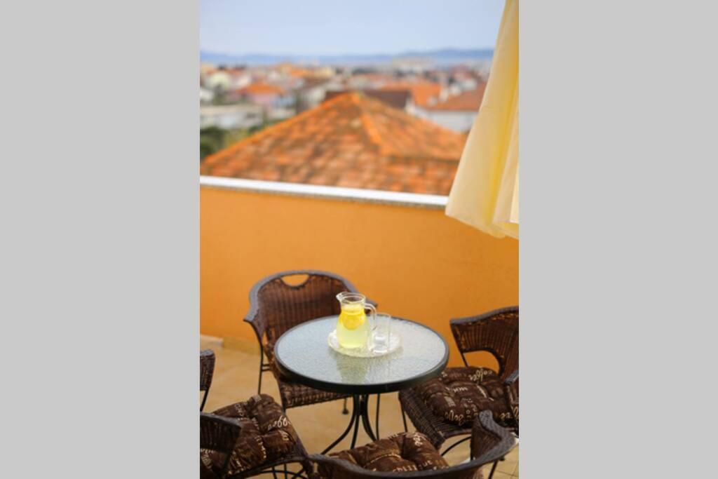 Apartman Lara Zara Esterno foto